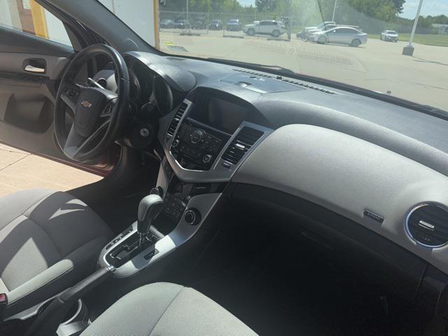 used 2014 Chevrolet Cruze car, priced at $8,900