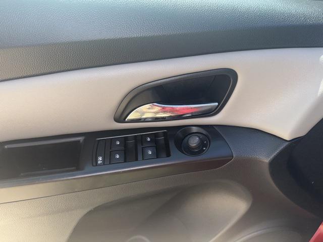 used 2014 Chevrolet Cruze car, priced at $8,900