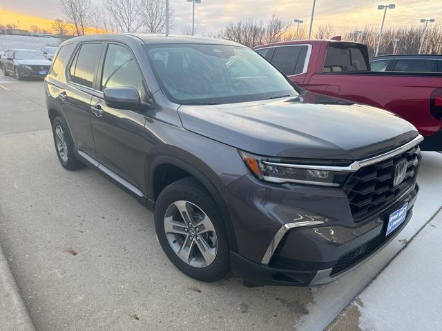 new 2025 Honda Pilot car, priced at $45,900