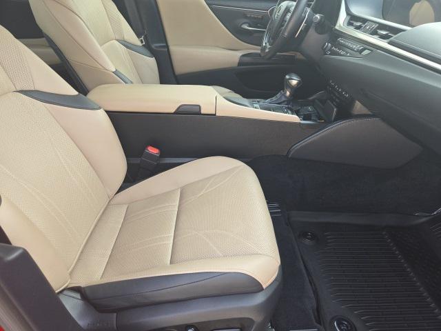 used 2020 Lexus ES 350 car, priced at $31,900