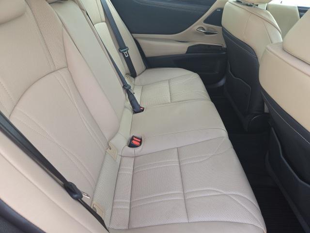 used 2020 Lexus ES 350 car, priced at $31,900