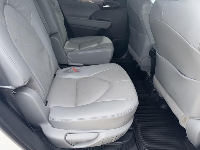 used 2021 Toyota Highlander Hybrid car, priced at $45,900