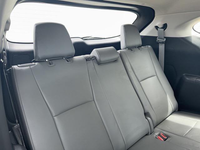 used 2021 Toyota Highlander Hybrid car, priced at $45,900