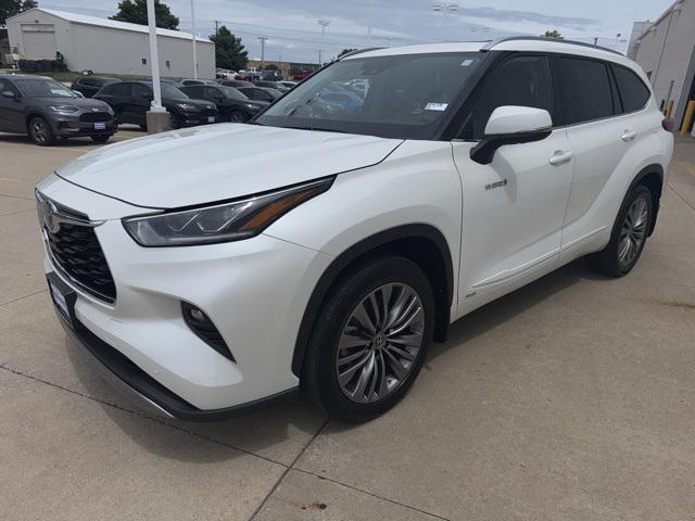 used 2021 Toyota Highlander Hybrid car, priced at $45,900