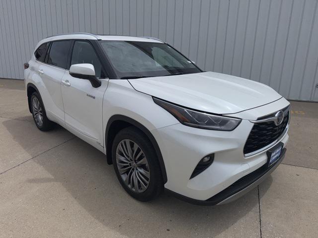 used 2021 Toyota Highlander Hybrid car, priced at $45,900