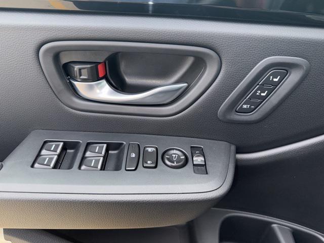 new 2025 Honda Pilot car, priced at $45,900