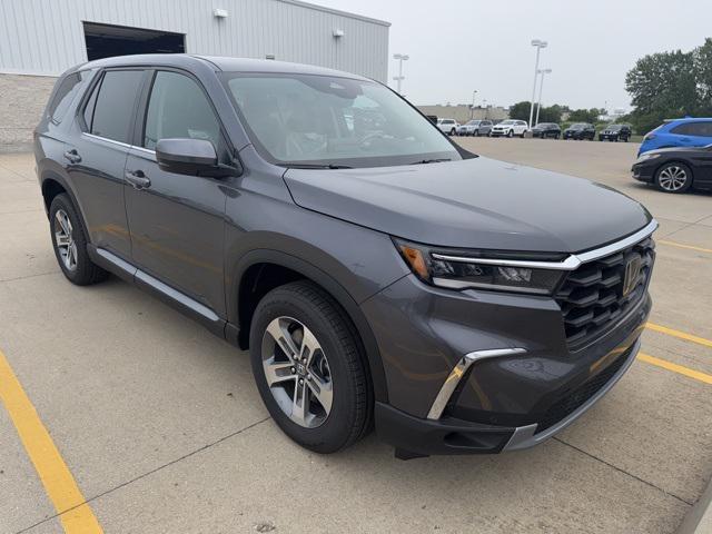 new 2025 Honda Pilot car, priced at $45,900