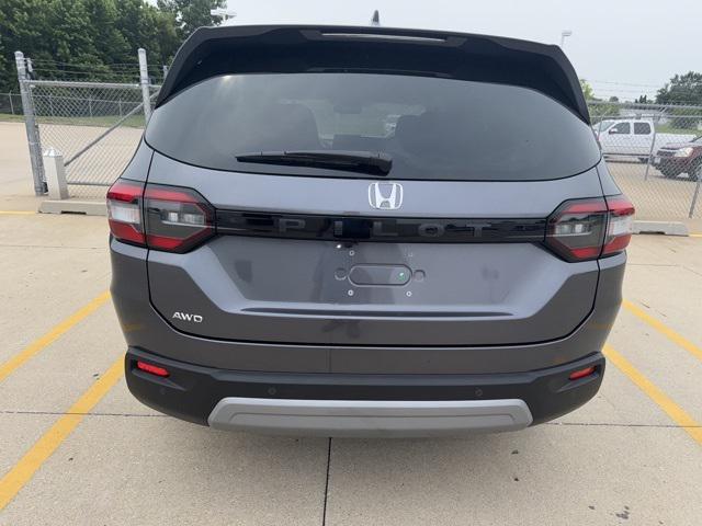 new 2025 Honda Pilot car, priced at $45,900