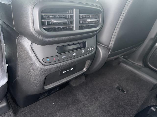 new 2025 Honda Pilot car, priced at $45,900