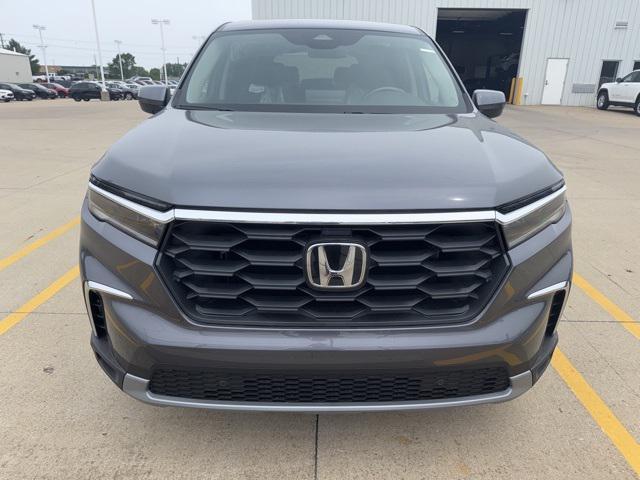 new 2025 Honda Pilot car, priced at $45,900