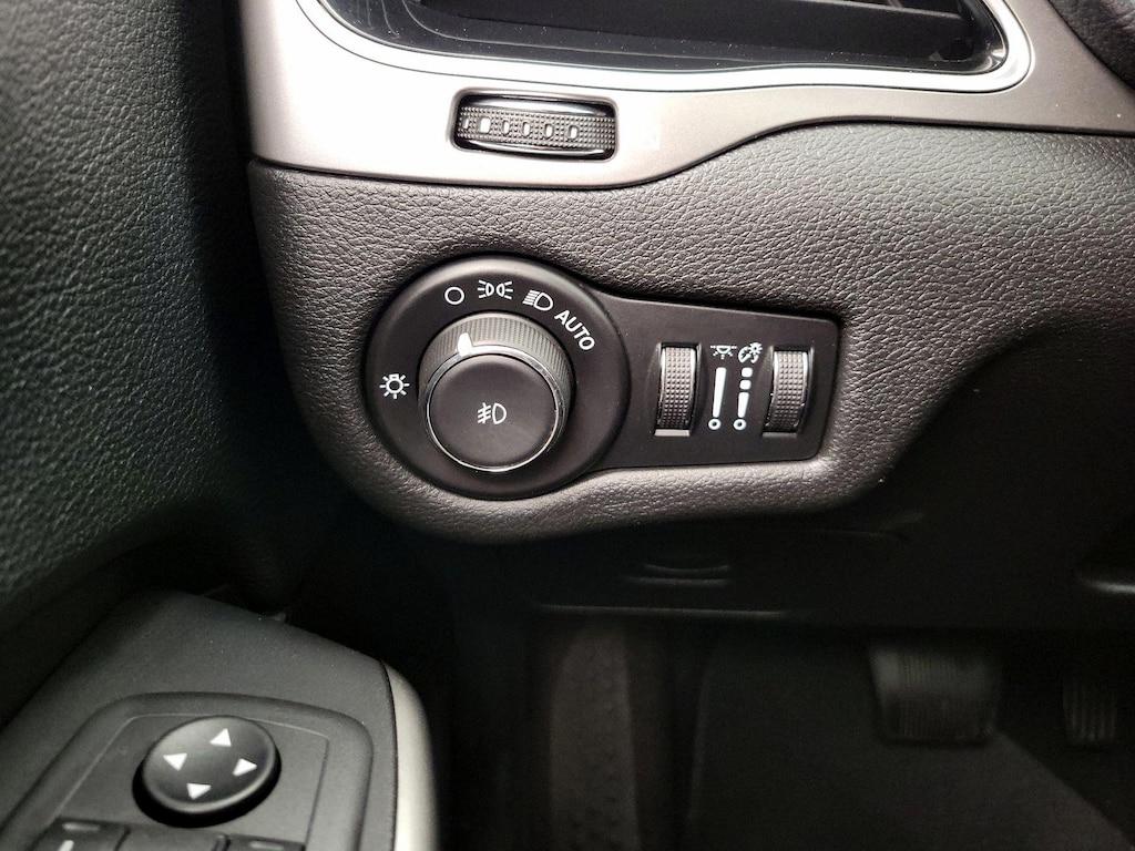used 2021 Jeep Cherokee car, priced at $22,998