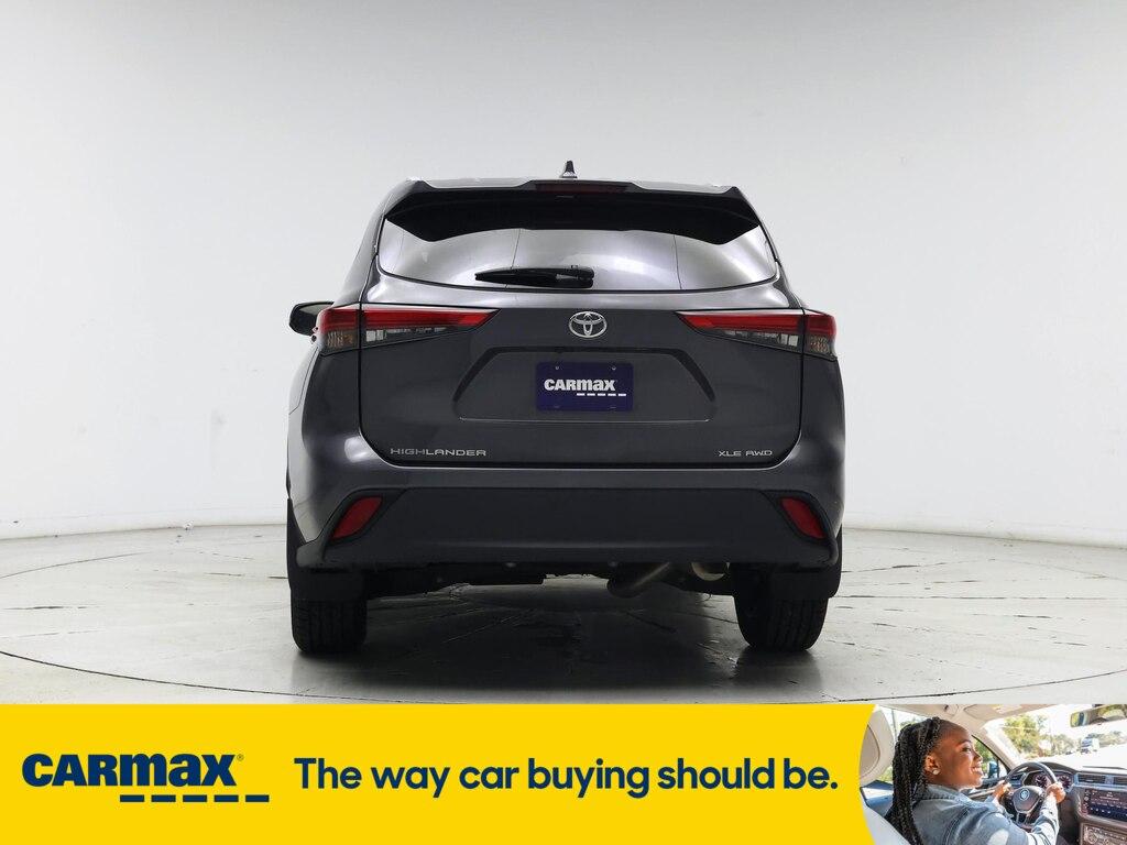 used 2022 Toyota Highlander car, priced at $39,998