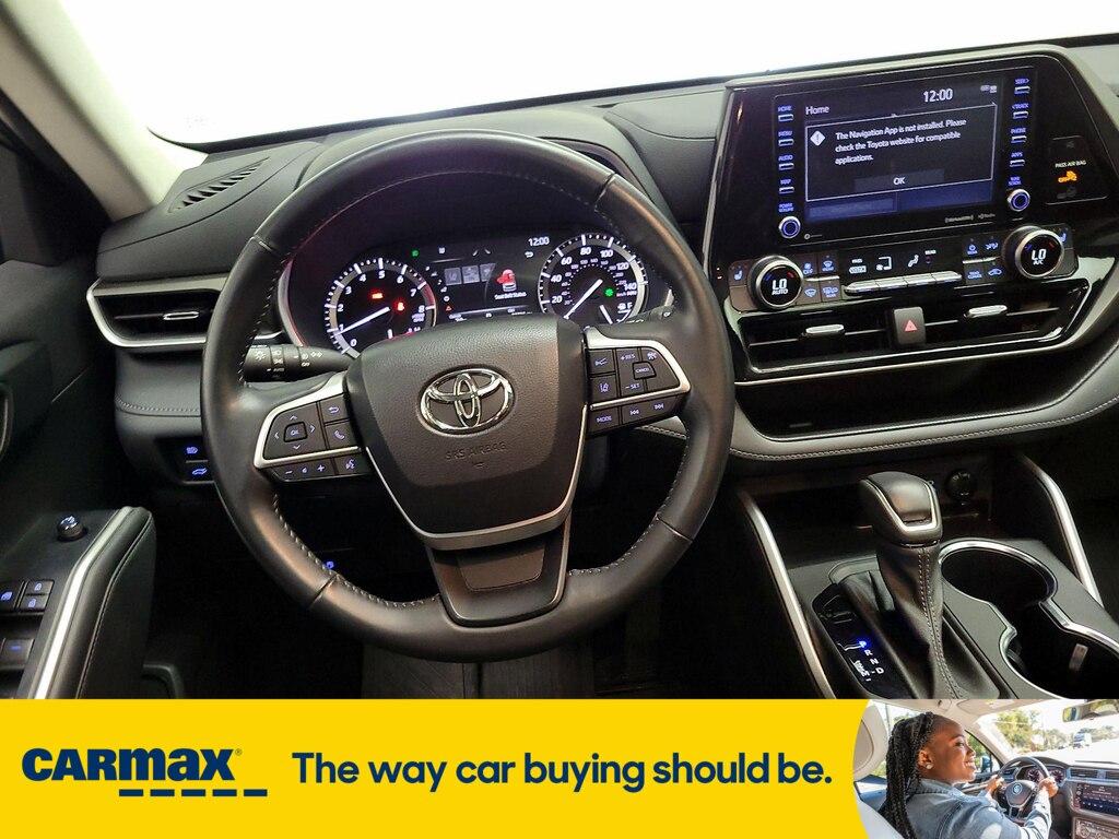 used 2022 Toyota Highlander car, priced at $39,998