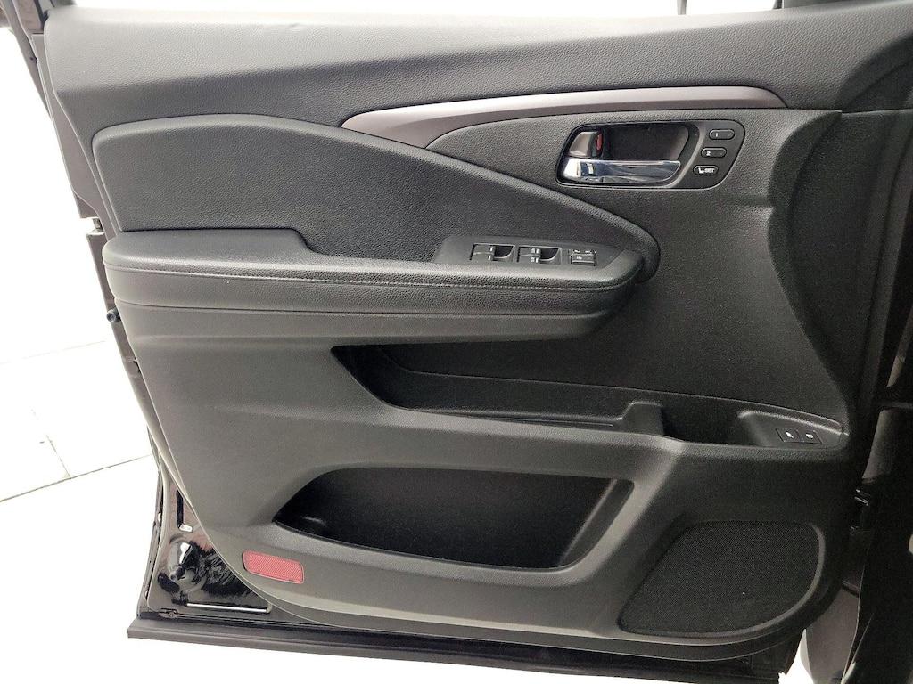used 2021 Honda Pilot car, priced at $27,998