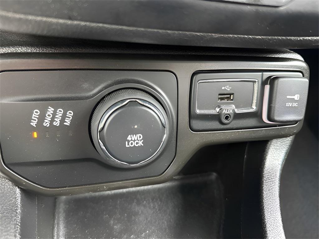 used 2020 Jeep Renegade car, priced at $19,394