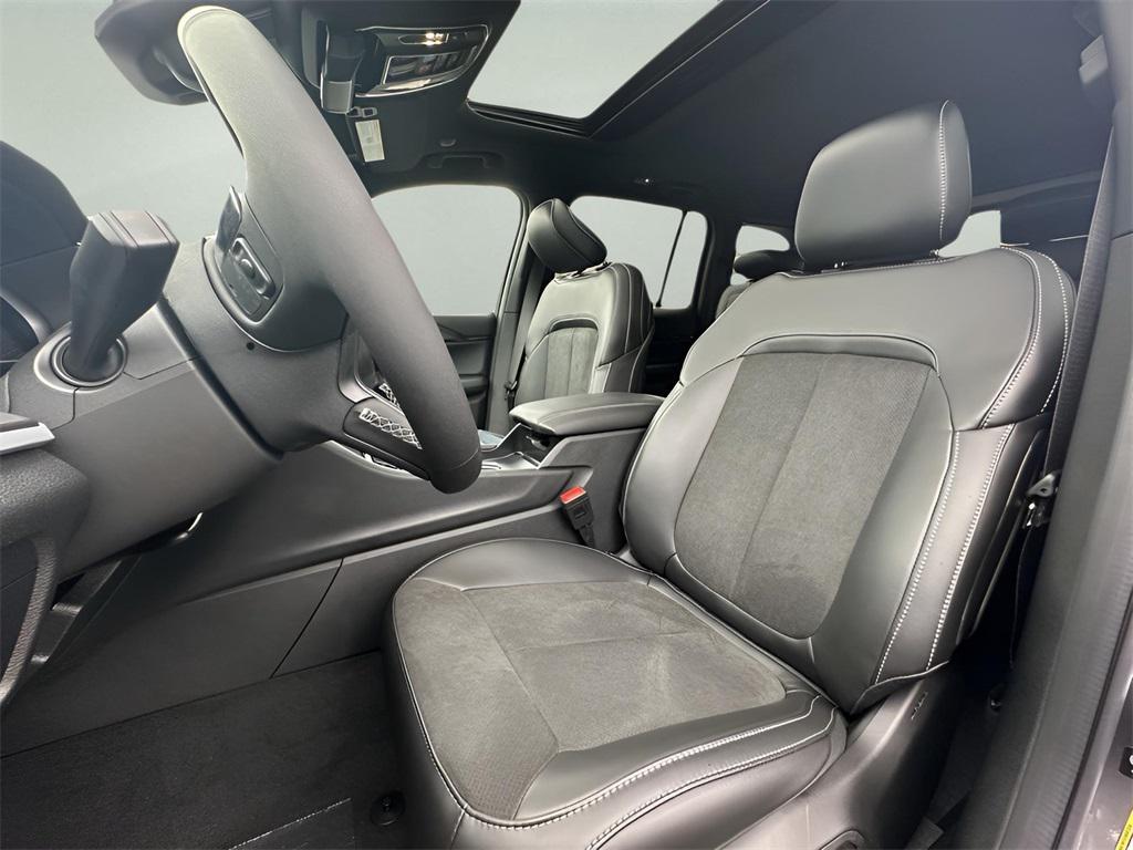 new 2025 Jeep Grand Cherokee car, priced at $35,152