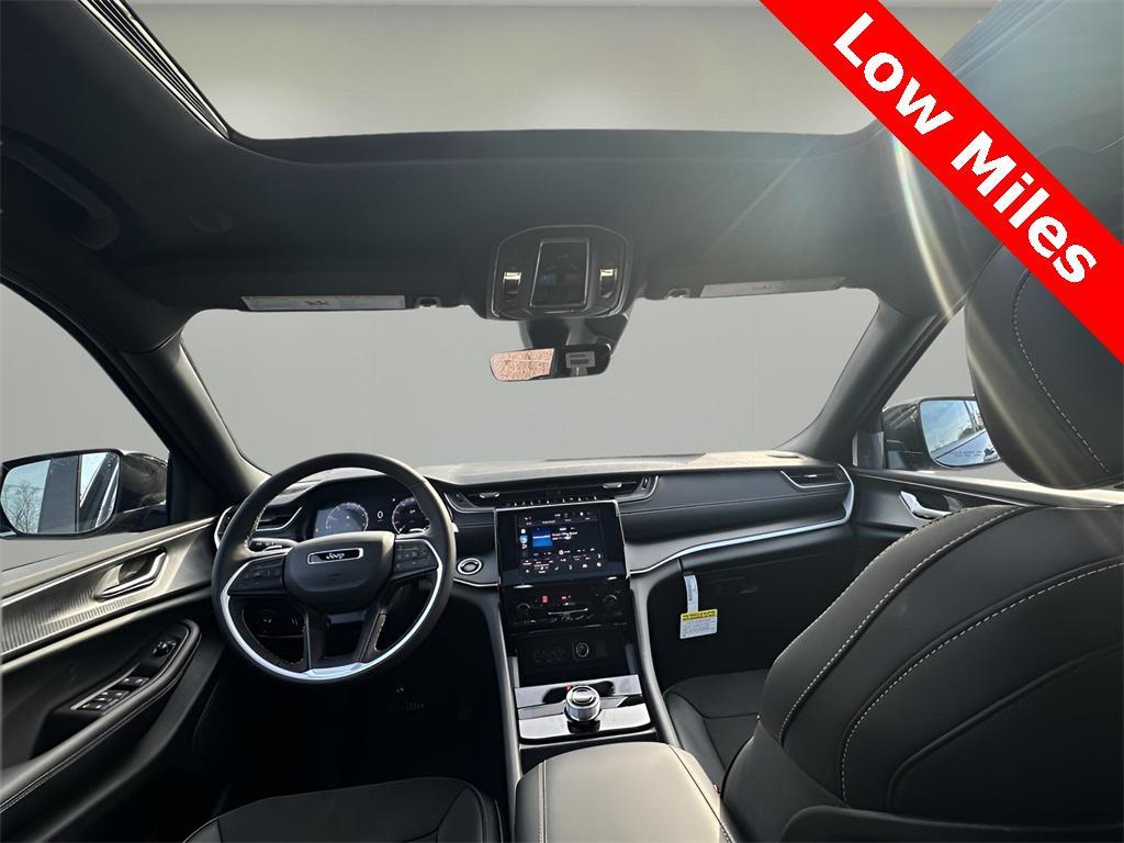 used 2025 Jeep Grand Cherokee car, priced at $39,988