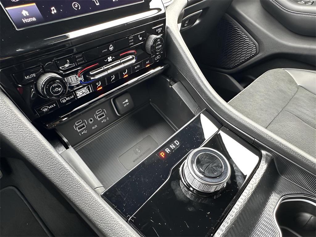 new 2025 Jeep Grand Cherokee car, priced at $40,995