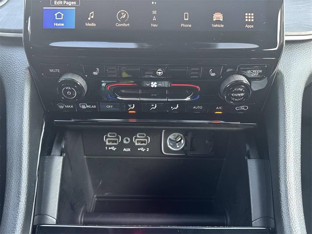 used 2023 Jeep Grand Cherokee car, priced at $33,899