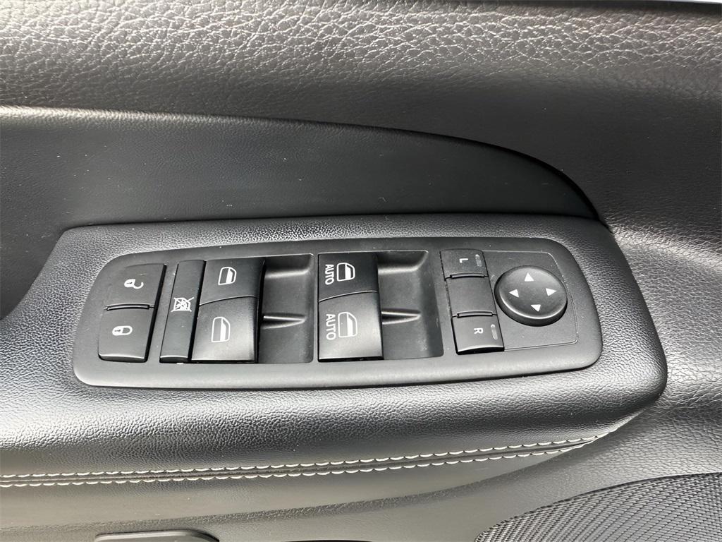 used 2017 Jeep Grand Cherokee car, priced at $14,994