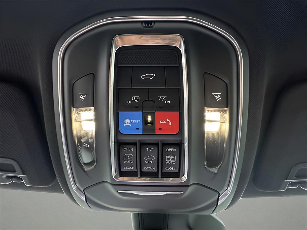 new 2025 Jeep Grand Cherokee car, priced at $35,897