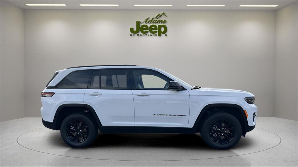 new 2025 Jeep Grand Cherokee car, priced at $33,703