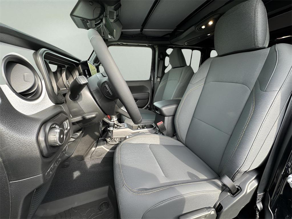 new 2025 Jeep Wrangler car, priced at $47,485