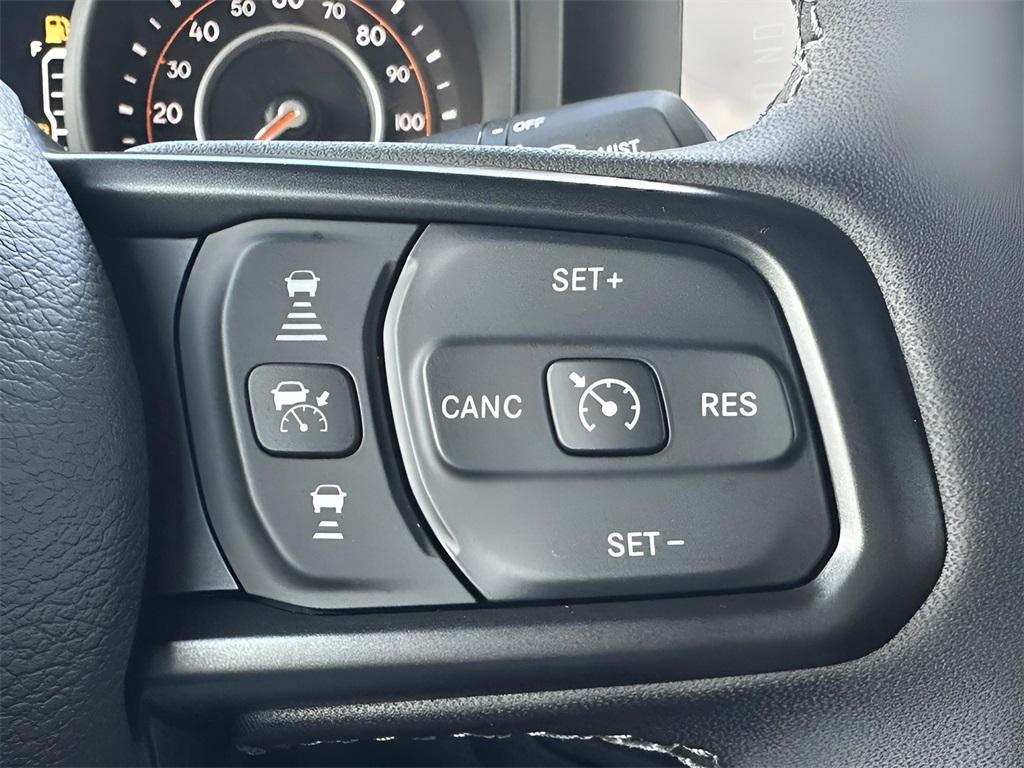 new 2025 Jeep Gladiator car, priced at $49,070