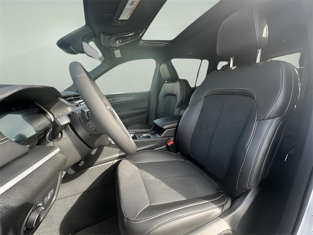 new 2025 Jeep Grand Cherokee car, priced at $35,503