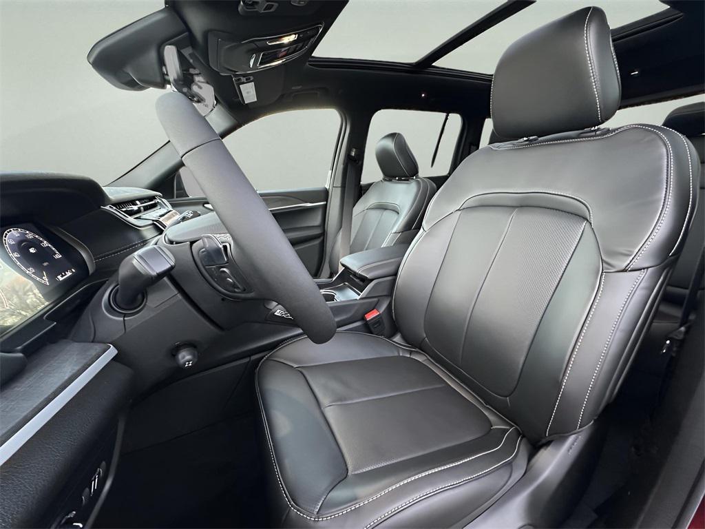 new 2025 Jeep Grand Cherokee car, priced at $38,960