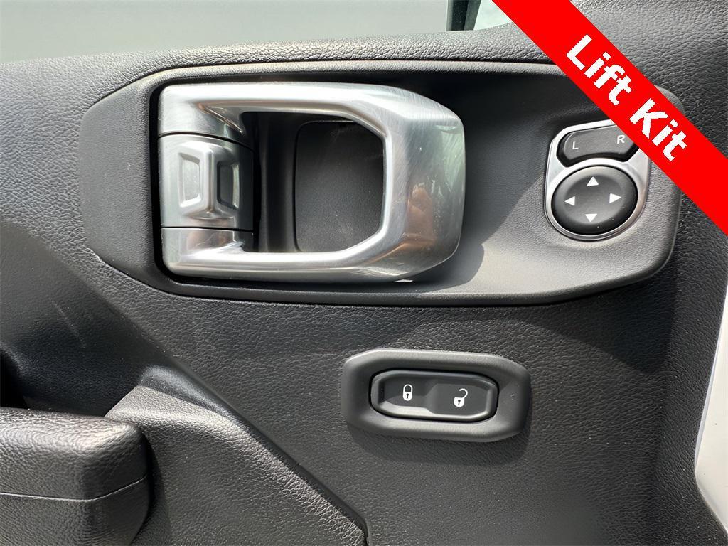 used 2022 Jeep Gladiator car, priced at $35,198