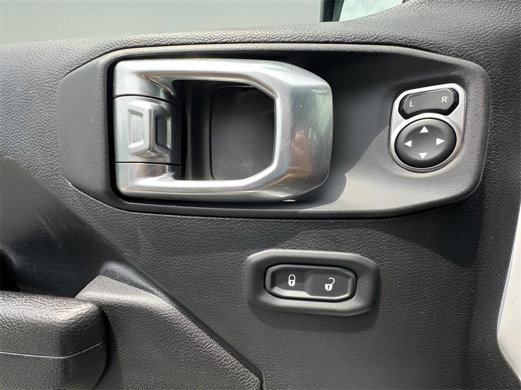 used 2022 Jeep Gladiator car, priced at $36,198