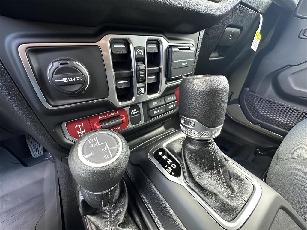 new 2025 Jeep Wrangler car, priced at $51,470
