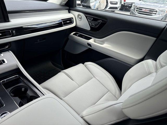 new 2025 Lincoln Aviator car, priced at $76,570