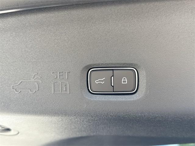 new 2025 Lincoln Navigator car, priced at $104,874