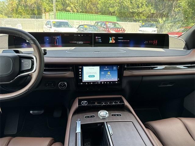 new 2025 Lincoln Navigator car, priced at $104,874