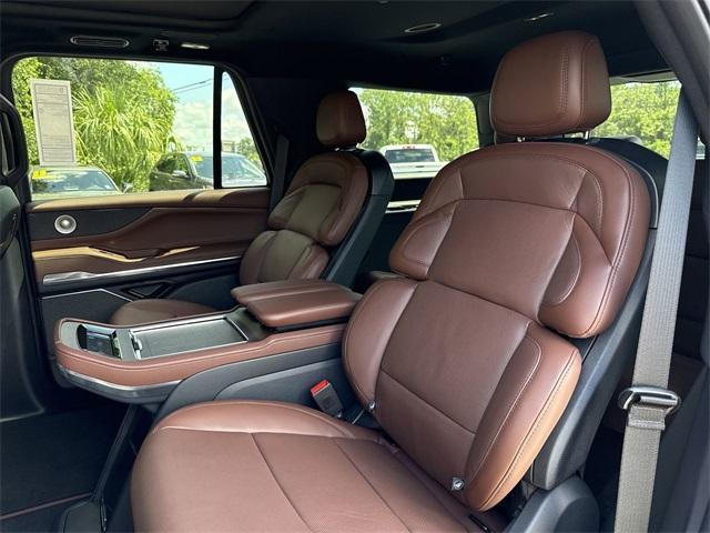 new 2025 Lincoln Navigator car, priced at $104,874