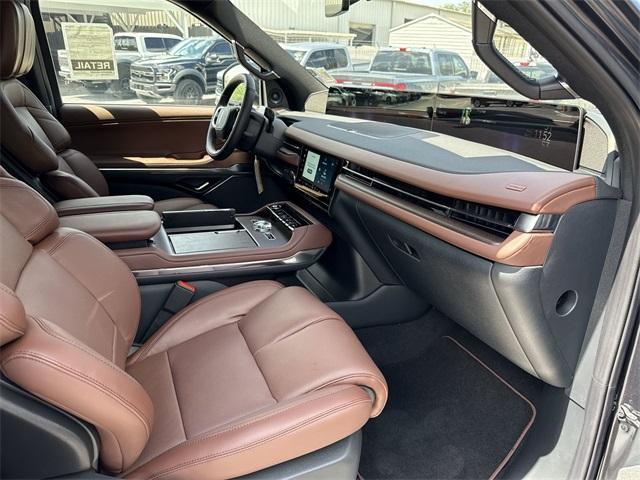 new 2025 Lincoln Navigator car, priced at $104,874