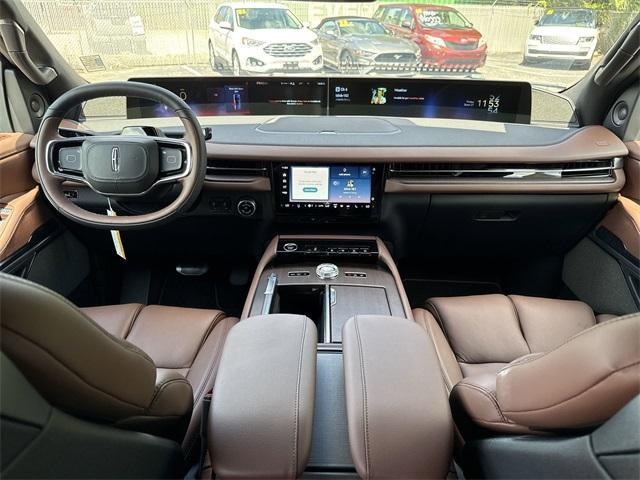 new 2025 Lincoln Navigator car, priced at $104,874