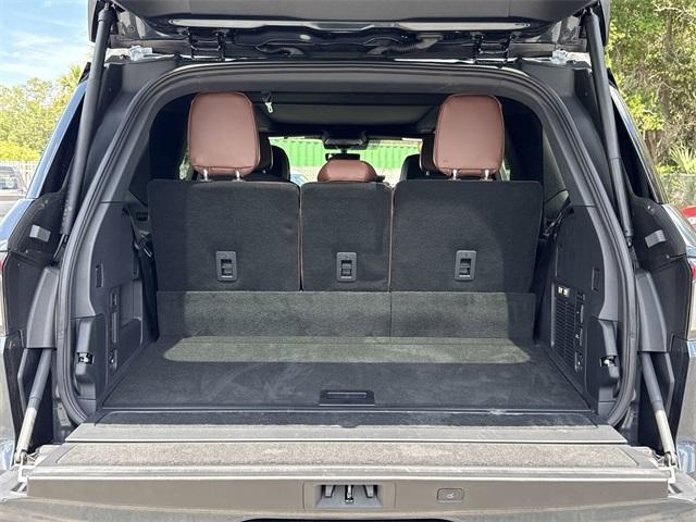 new 2025 Lincoln Navigator car, priced at $104,874