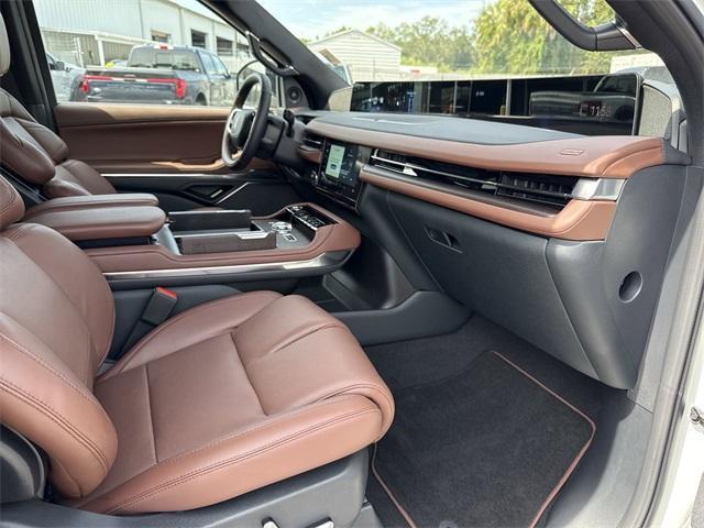 new 2025 Lincoln Navigator car, priced at $102,940