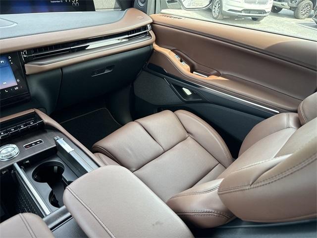 new 2025 Lincoln Navigator car, priced at $102,940