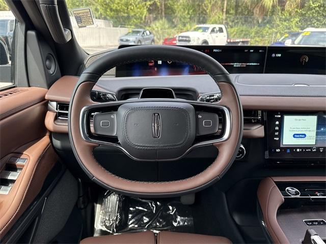 new 2025 Lincoln Navigator car, priced at $102,940