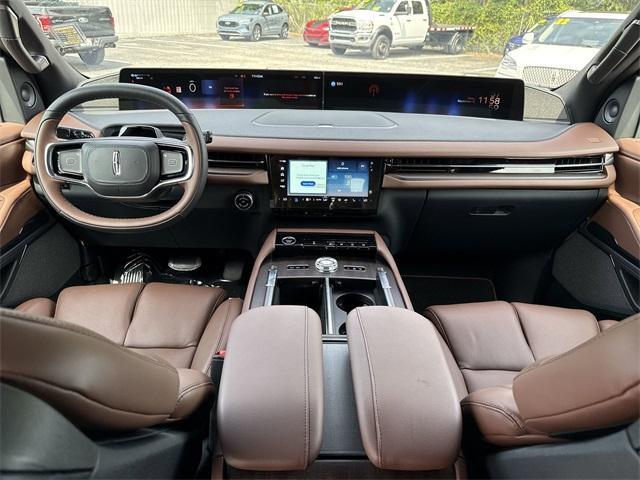 new 2025 Lincoln Navigator car, priced at $102,940