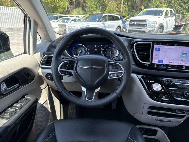 used 2024 Chrysler Pacifica car, priced at $30,401