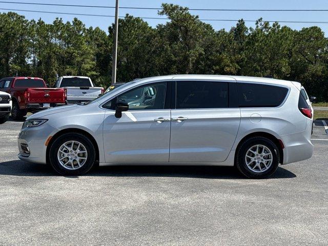 used 2024 Chrysler Pacifica car, priced at $30,401