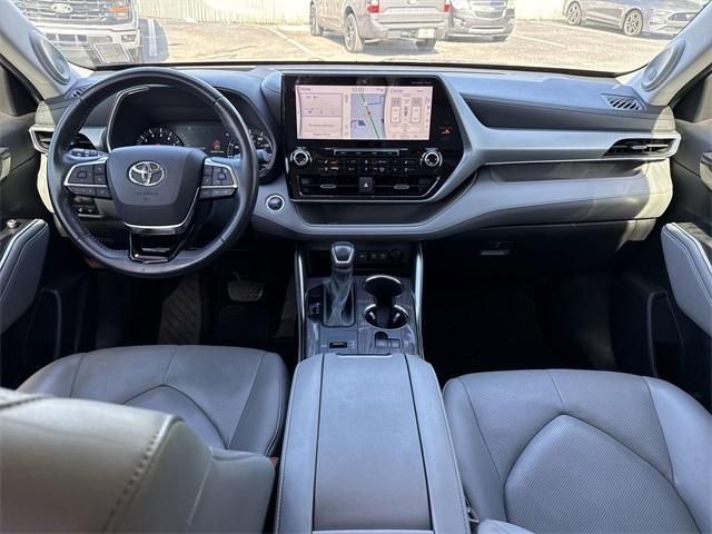 used 2021 Toyota Highlander car, priced at $37,989