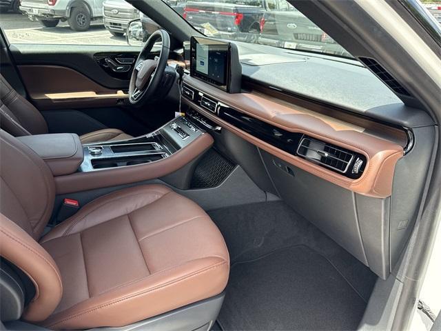 new 2025 Lincoln Aviator car, priced at $72,933