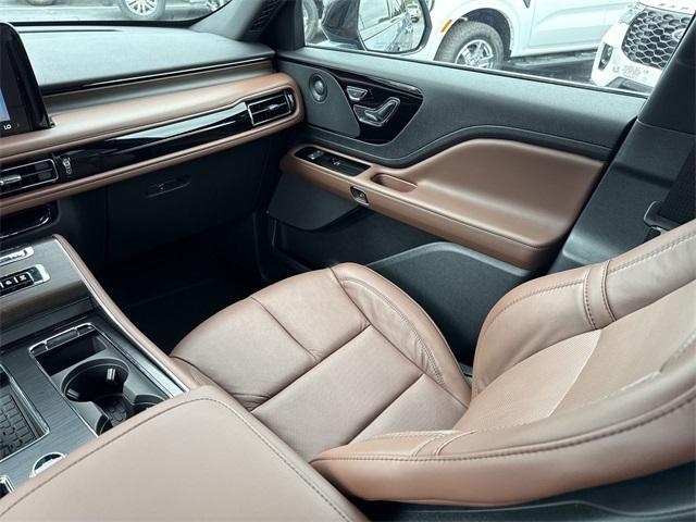 new 2025 Lincoln Aviator car, priced at $74,020