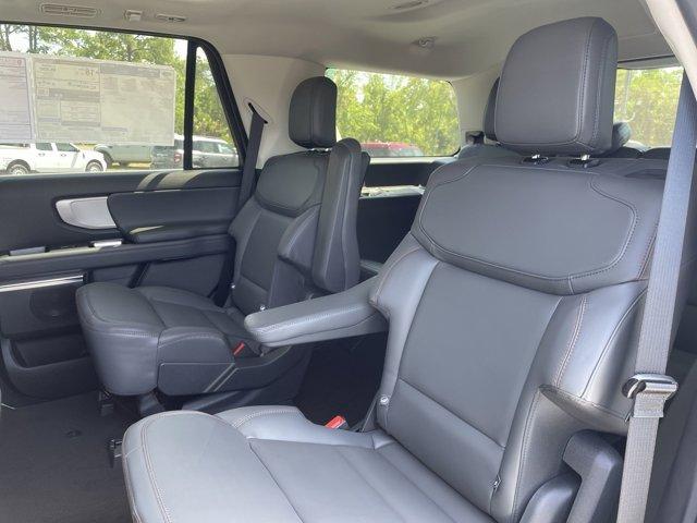 new 2025 Ford Expedition car, priced at $71,605